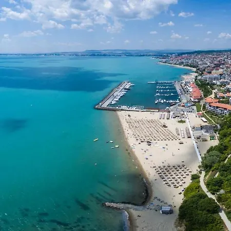 Apartment Horizon 11 'в' *